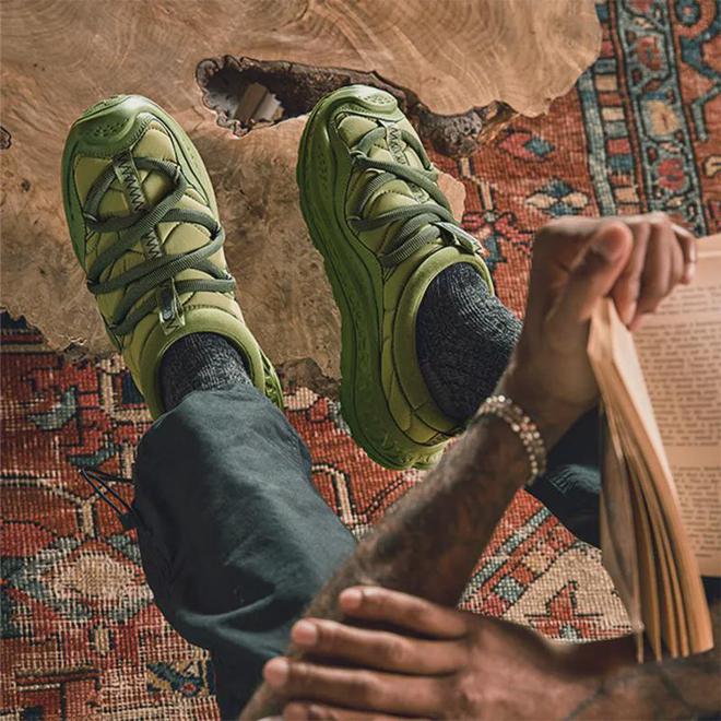 NE 的新拖鞋让你在家也能过户外瘾新利体育登录HOKA ONE O(图5)