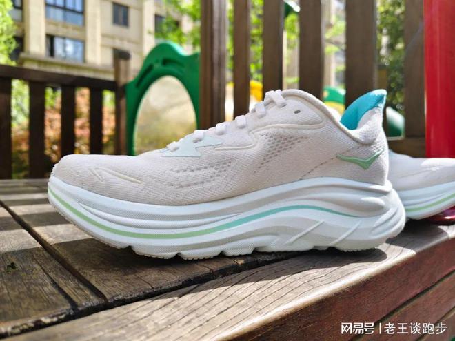 10：恰到好处的卓越跑鞋HOKA CLIFTON(图2)