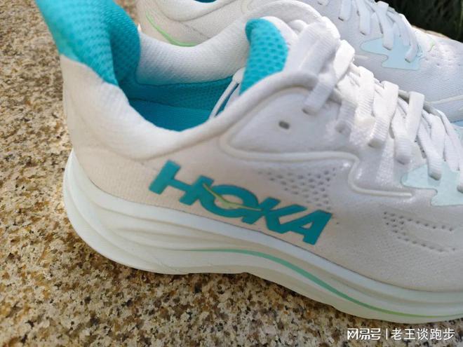 10：恰到好处的卓越跑鞋HOKA CLIFTON(图14)