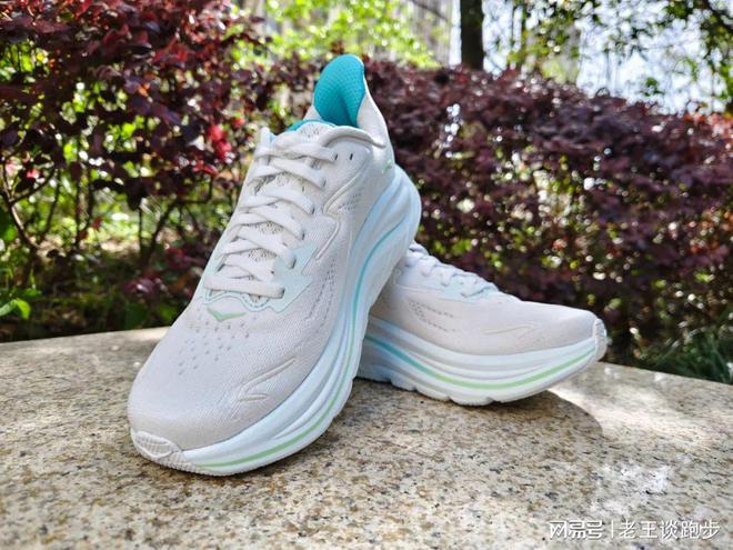 10：恰到好处的卓越跑鞋HOKA CLIFTON(图16)